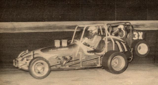 Frank Riddle #11 leads brother Jimmy #3x in 1975 Sprint Car action (Al Major Photo)