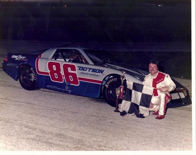 Mike Howell takes a LM win driving for Jimmy Dotson in 1992 (Howell Collection)