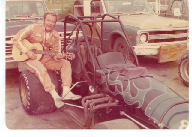 Walt Sizemore clowns around before the races in 1976 (Westerman Photo)