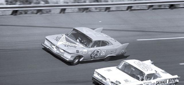 Richard+Petty+passes+Whitey+Gerken+during+the+1960+Daytona+500___.jpg